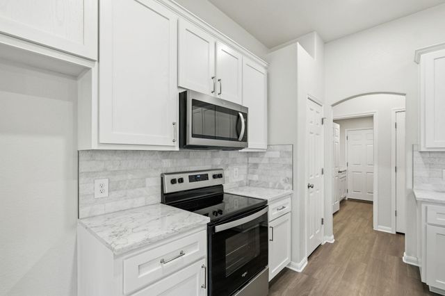 102 Bosque DR, Hutto, TX 78634