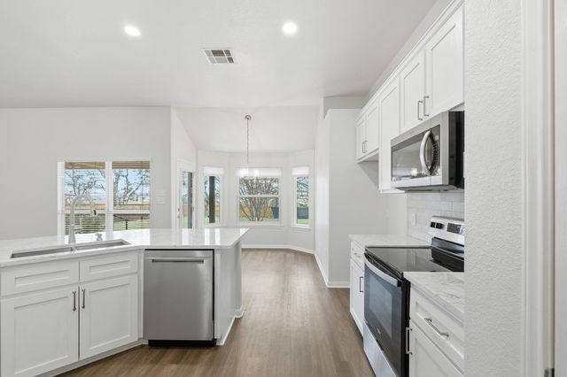 102 Bosque DR, Hutto, TX 78634