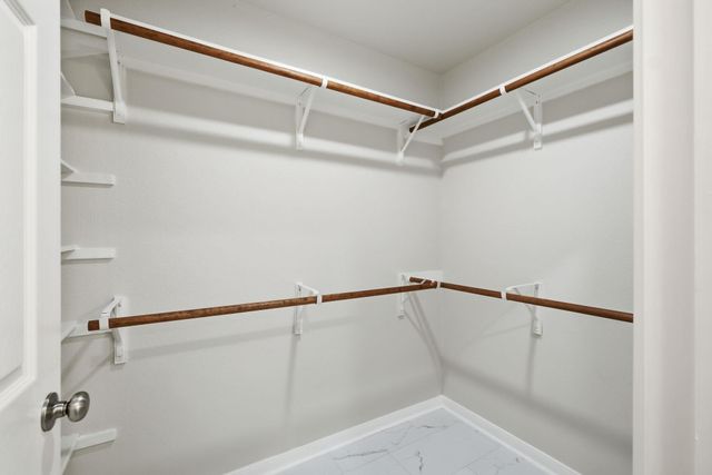 102 Bosque DR, Hutto, TX 78634