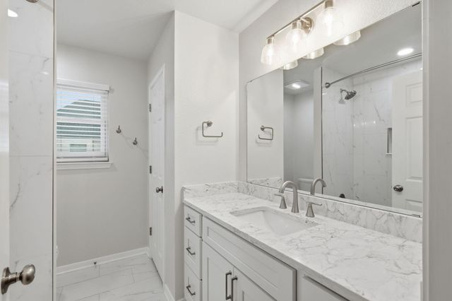 102 Bosque DR, Hutto, TX 78634