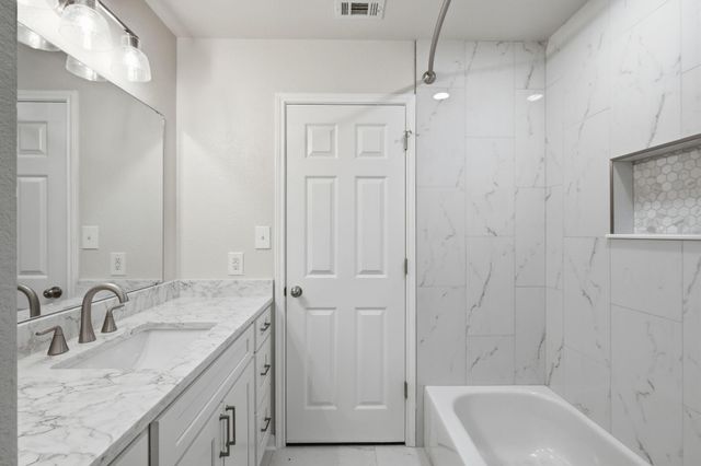 102 Bosque DR, Hutto, TX 78634