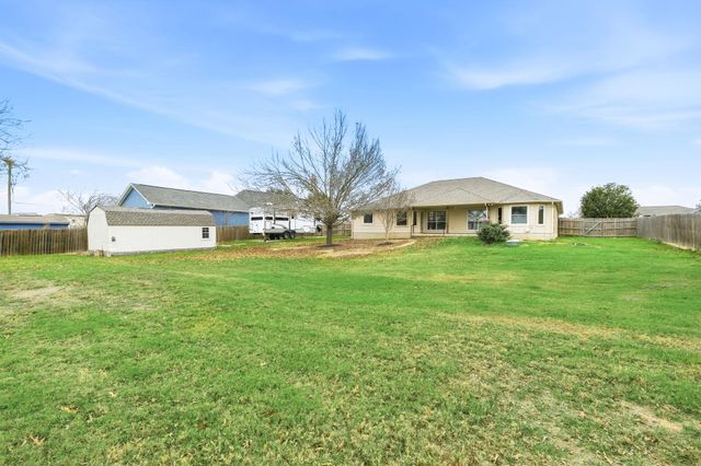 102 Bosque DR, Hutto, TX 78634