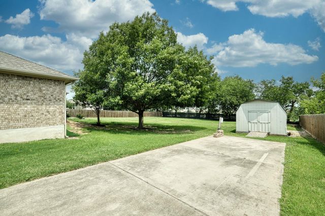102 Bosque DR, Hutto, TX 78634