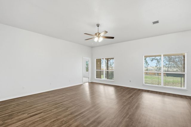 102 Bosque DR, Hutto, TX 78634