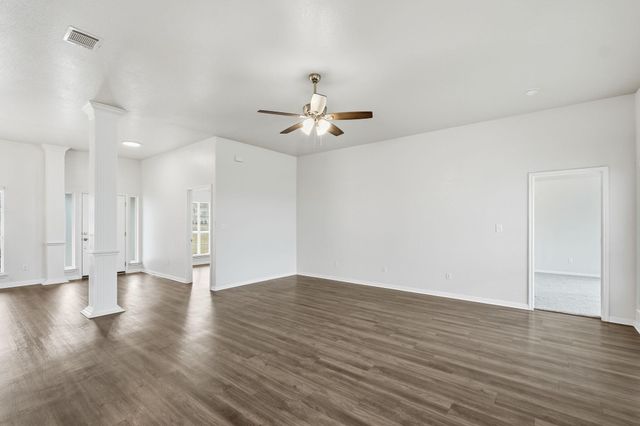 102 Bosque DR, Hutto, TX 78634