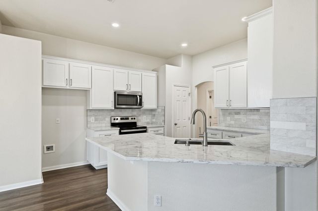 102 Bosque DR, Hutto, TX 78634