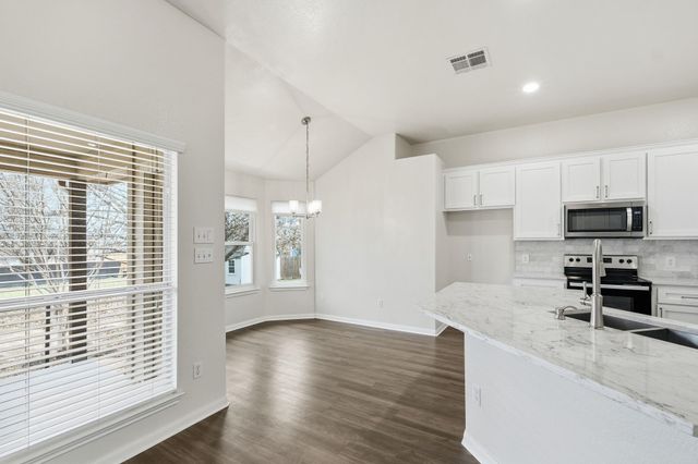 102 Bosque DR, Hutto, TX 78634