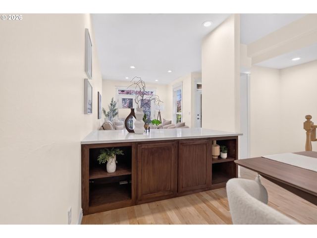 2442 Nw PETTYGROVE St, Portland, OR 97210