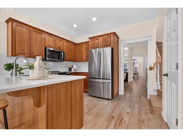 2442 Nw PETTYGROVE St, Portland, OR 97210