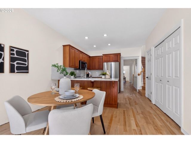 2442 Nw PETTYGROVE St, Portland, OR 97210