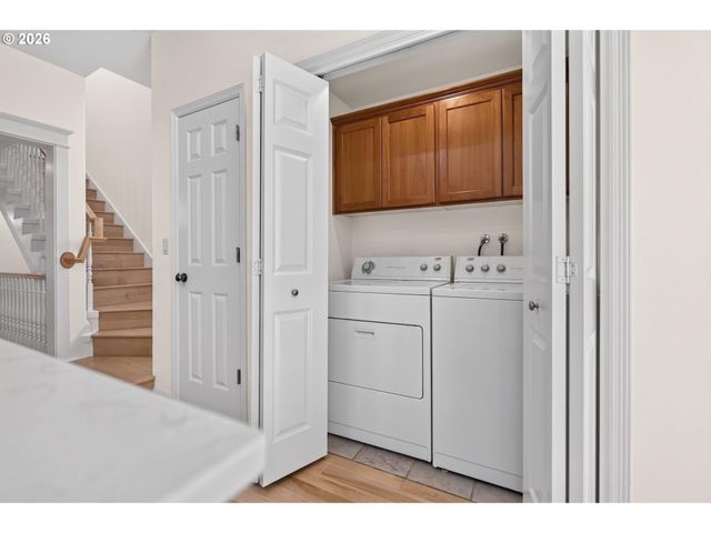 2442 Nw PETTYGROVE St, Portland, OR 97210