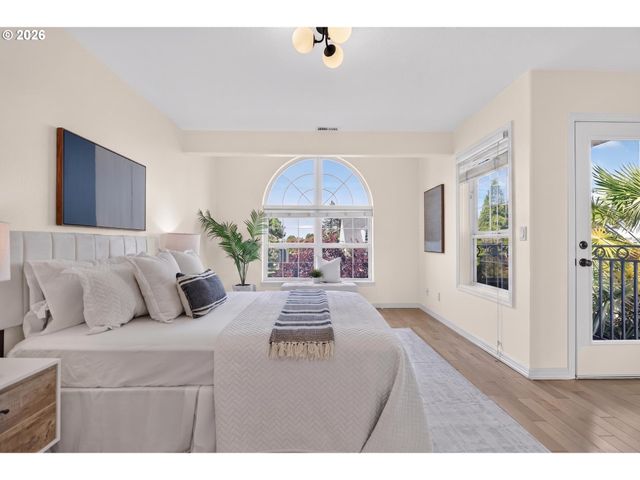2442 Nw PETTYGROVE St, Portland, OR 97210