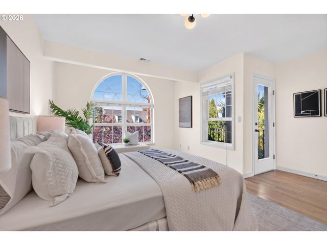 2442 Nw PETTYGROVE St, Portland, OR 97210