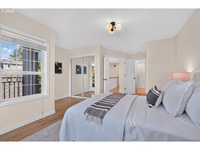 2442 Nw PETTYGROVE St, Portland, OR 97210