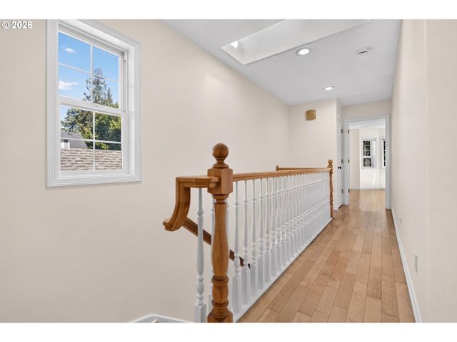 2442 Nw PETTYGROVE St, Portland, OR 97210