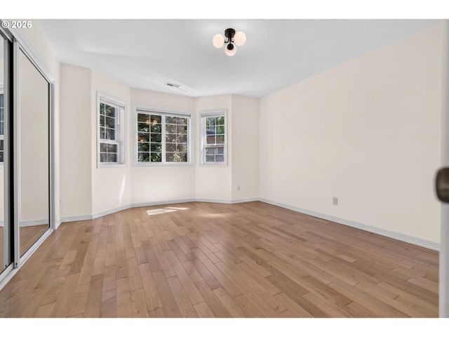 2442 Nw PETTYGROVE St, Portland, OR 97210