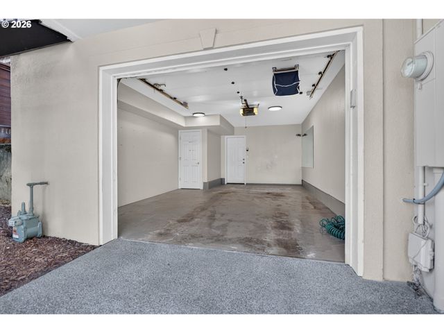 2442 Nw PETTYGROVE St, Portland, OR 97210