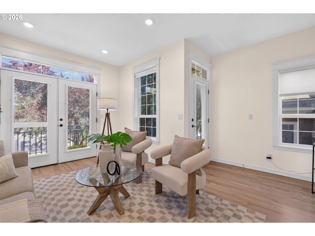 2442 Nw PETTYGROVE St, Portland, OR 97210