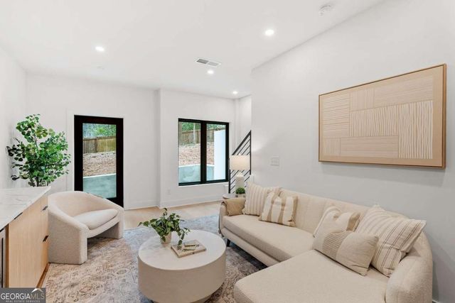 1169 Penny Lane, Atlanta, GA 30329