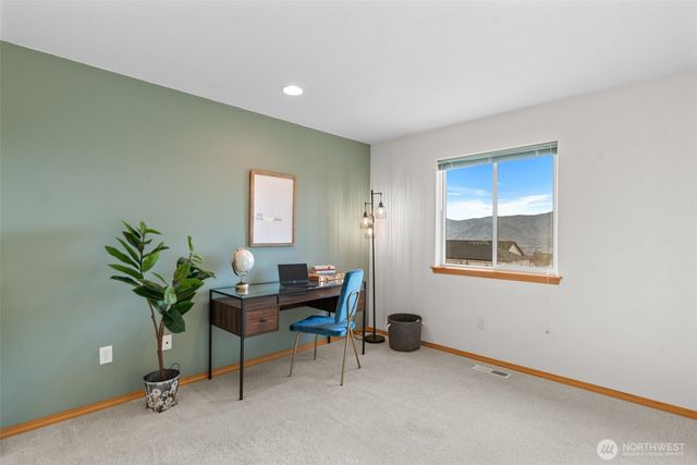 1263 Wheatridge Drive, East Wenatchee, WA 98802