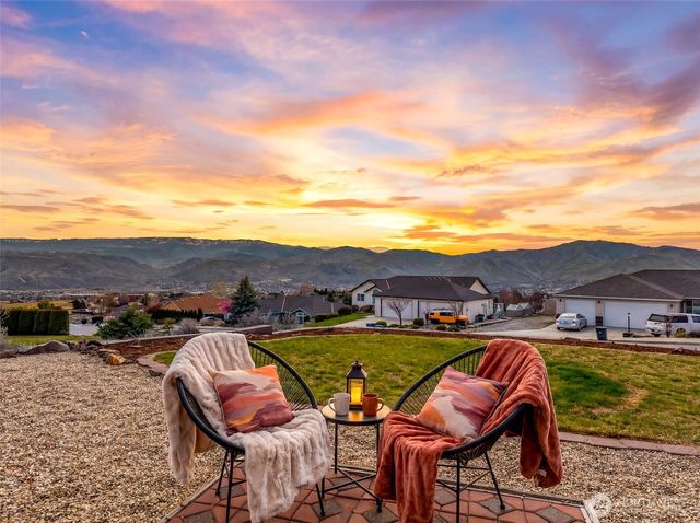 1263 Wheatridge Drive, East Wenatchee, WA 98802