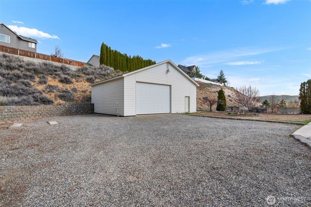 1263 Wheatridge Drive, East Wenatchee, WA 98802