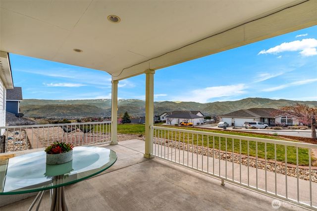 1263 Wheatridge Drive, East Wenatchee, WA 98802