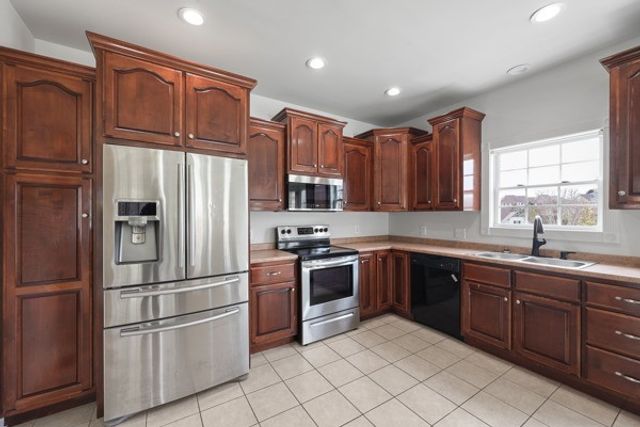 5007 Caira Ct, Pleasant View, TN 37146