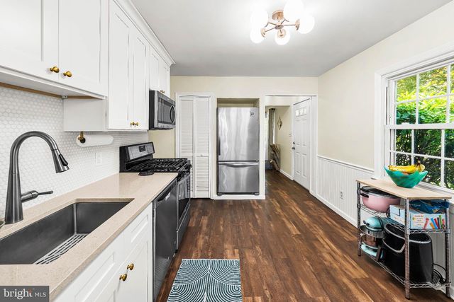 7 PIERREPONT AVE, Middlesex, NJ 08846