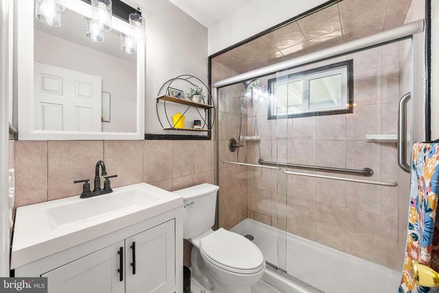 7 PIERREPONT AVE, Middlesex, NJ 08846