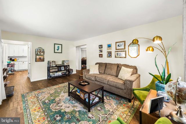 7 PIERREPONT AVE, Middlesex, NJ 08846