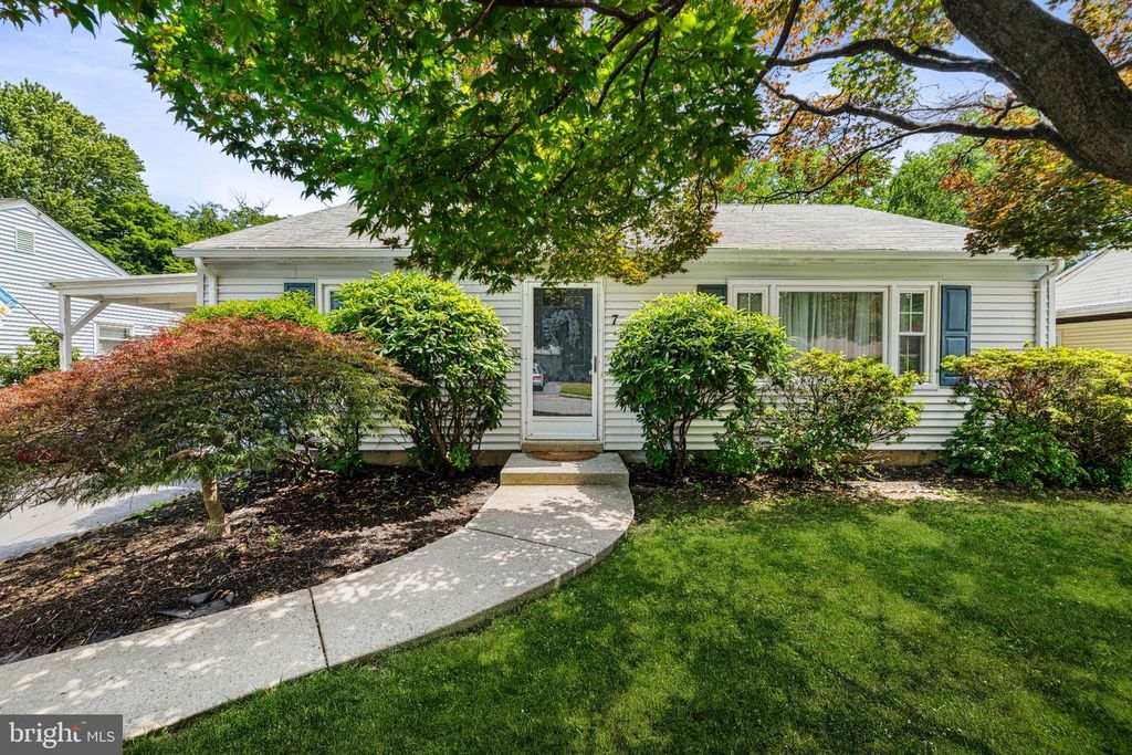 7 PIERREPONT AVE, Middlesex, NJ 08846