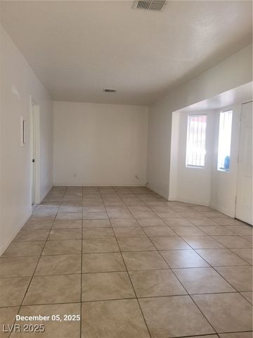 3012 Mountain Vista Street B, Las Vegas, NV 89121