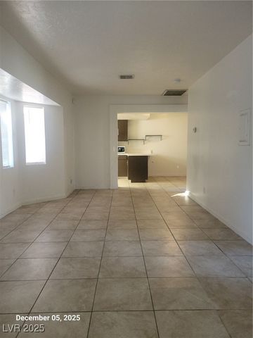 3012 Mountain Vista Street B, Las Vegas, NV 89121