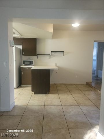 3012 Mountain Vista Street B, Las Vegas, NV 89121