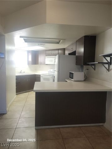 3012 Mountain Vista Street B, Las Vegas, NV 89121