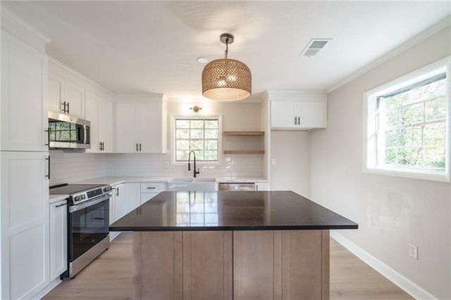 511 Lee Byrd Road, Loganville, GA 30052