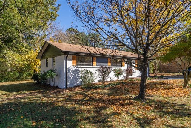 511 Lee Byrd Road, Loganville, GA 30052