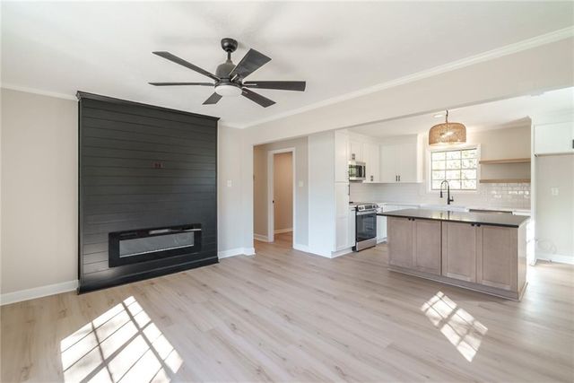 511 Lee Byrd Road, Loganville, GA 30052