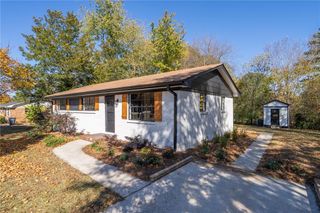 511 Lee Byrd Road, Loganville, GA 30052