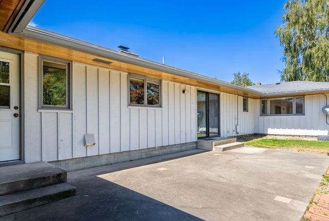 4315 S STONE St, Spokane, WA 99223