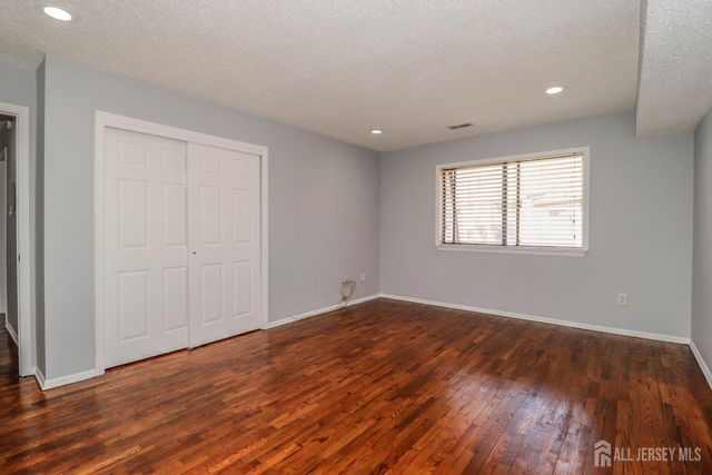 312 Edison Glen Terrace, Edison, NJ 08837