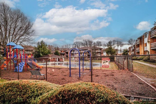 312 Edison Glen Terrace, Edison, NJ 08837