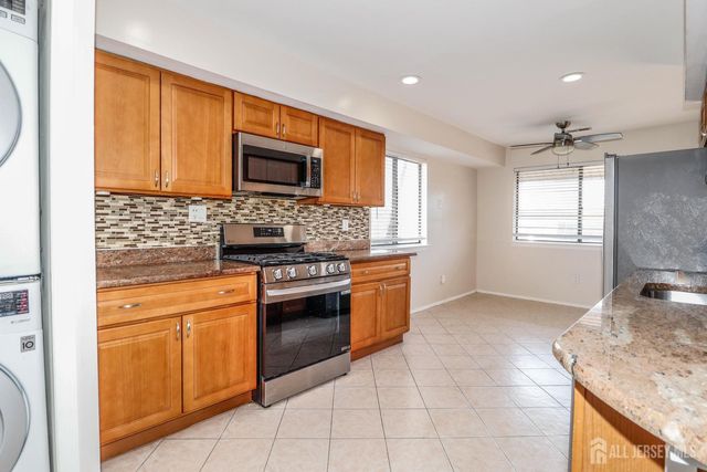 312 Edison Glen Terrace, Edison, NJ 08837