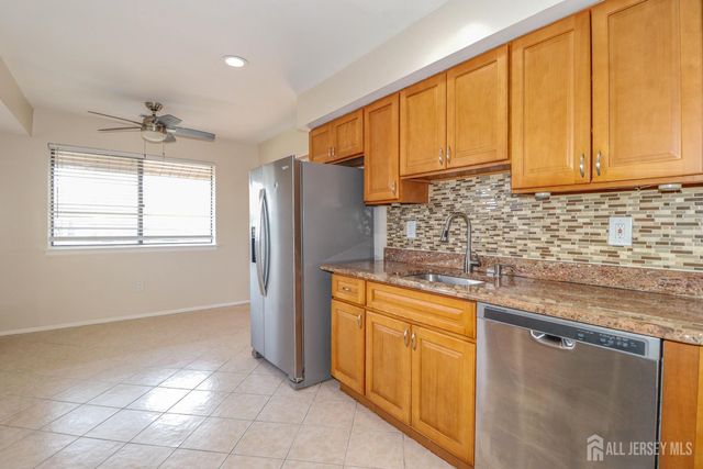 312 Edison Glen Terrace, Edison, NJ 08837