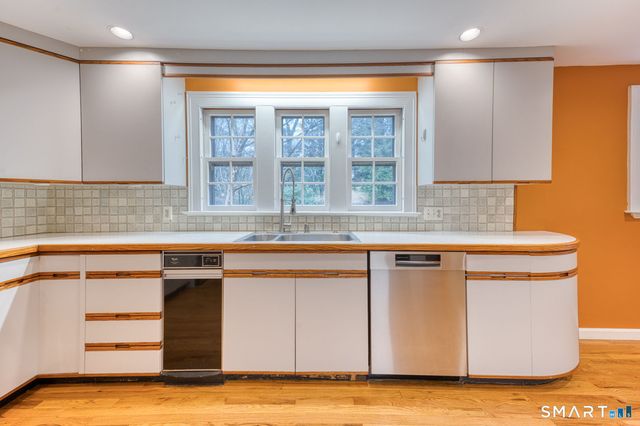 344 North Steele Road, West Hartford, CT 06117