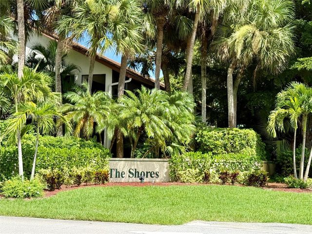 12572 Shoreline Dr 107, Wellington, FL 33414