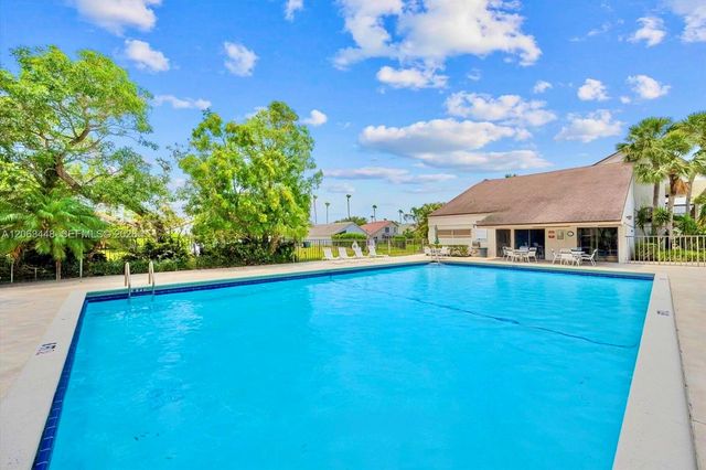12572 Shoreline Dr 107, Wellington, FL 33414