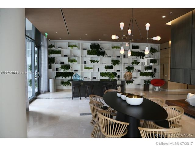 55 SW 9th St 3409, Miami, FL 33130