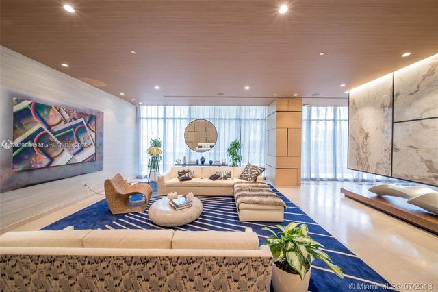 55 SW 9th St 3409, Miami, FL 33130